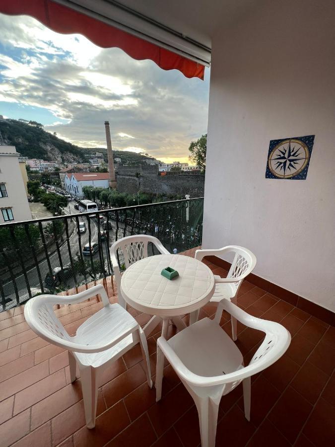 Sorrento Home E Flat Park And Pool Exterior foto